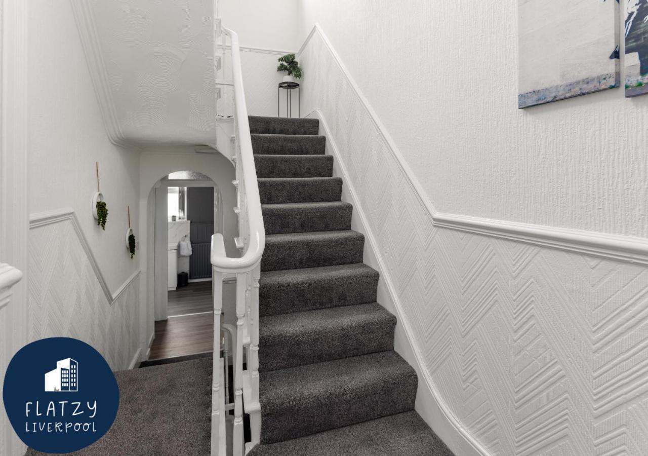 Flatzy - 6 Bed Oasis Close To Football Stadiums Liverpool Exterior photo