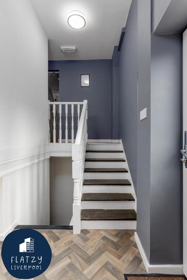 Flatzy - 6 Bed Oasis Close To Football Stadiums Liverpool Exterior photo
