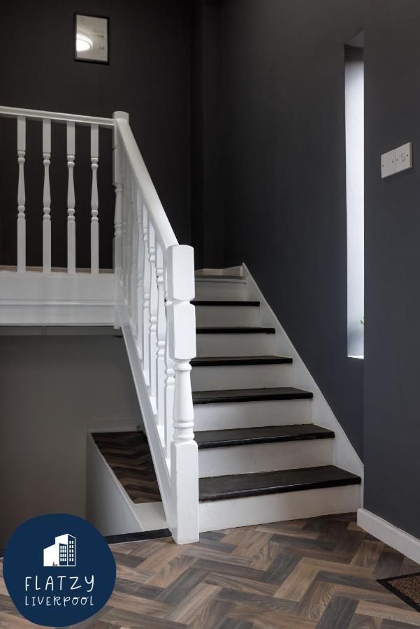 Flatzy - 6 Bed Oasis Close To Football Stadiums Liverpool Exterior photo